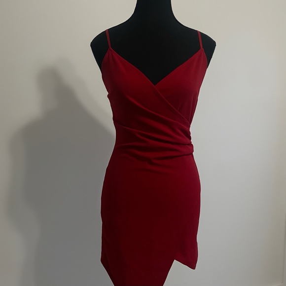 Le Chateau Red Asymmetrical Wrap Dress - Picture 1 of 7